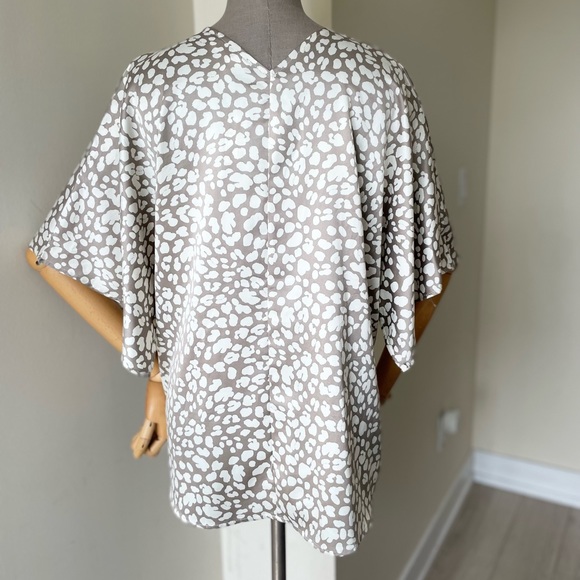 Leopard Silver Shawl - Picture 3 of 6